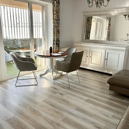 Luxury 3 With Fireplace And Parking Apartment *