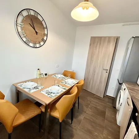 Апартаменти Luxury 3 With Fireplace And Parking