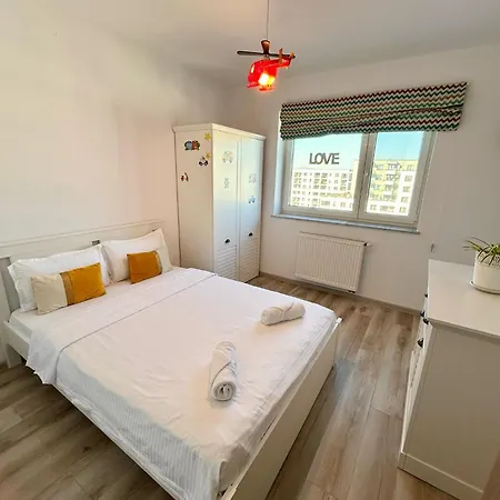 Luxury 3 With Fireplace And Parking Апартаменти *